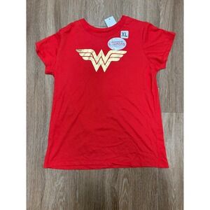 Wonder Woman Red Graphic T-Shirt Gold Foil Logo Cinemark Exclusive Womens XL NWT
